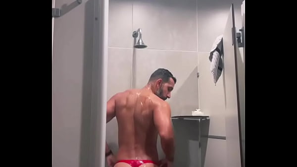 Play MP4 - Shower time &quest;&quest;&quest;PrusQuinttus