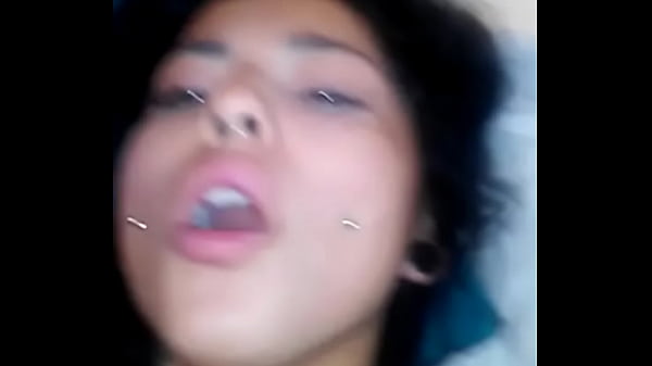 Play MP4 - puta cerda golosa setraga toda mi mano