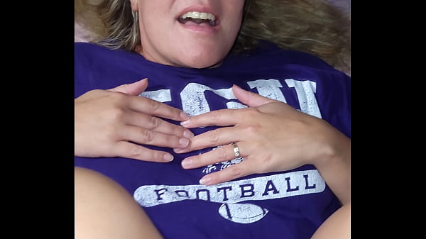 Play MP4 - MILF loves a deep anal creampie - Becky Tailorxxx