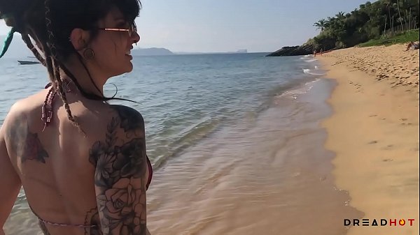 Gostosa Se Delicia No Pau Do Namorado E Toma Gozada Na Cara thumbnail