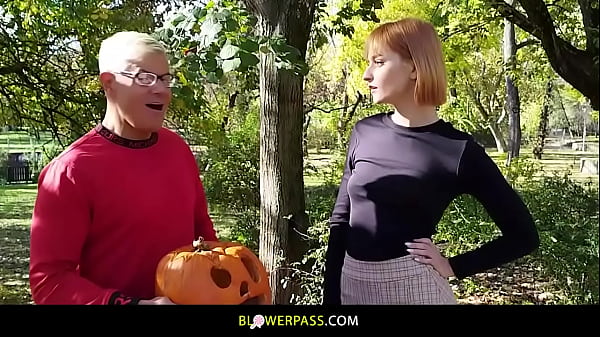 Nonton Porno Dan Tells His Girlfriend, Dolly Dyson, That He Has A Big Surprise For Her thumbnail