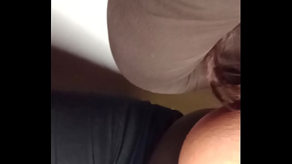 Babbo natale mi secchia il cazzo con la sua bella bocca.