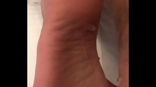 Кончил на стопы