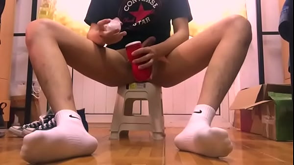 Jerking off in my room with my baskets 