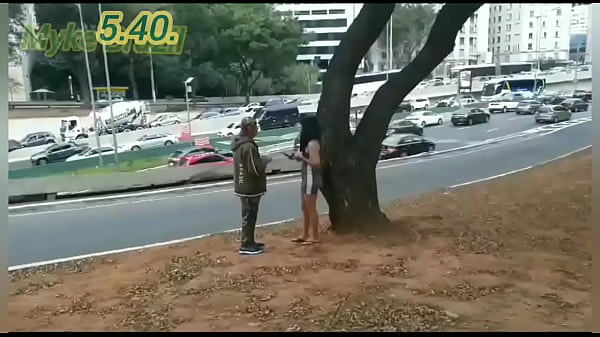 Estava paceando em um pra&ccedil;a no centro de SP conheci uma mulher carioca ela estava esperando uma amiga eu covidei ela para ir na minha casa ela topou ir e rolou uma bricadeira de sexo v no Red 