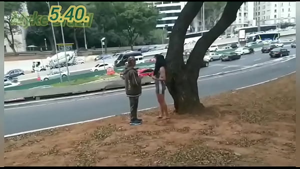 Play MP4 - Estava paceando em um pra&ccedil;a no centro de SP conheci uma mulher carioca ela estava esperando uma amiga eu covidei ela para ir na minha casa ela topou ir e rolou uma bricadeira de sexo v no Red