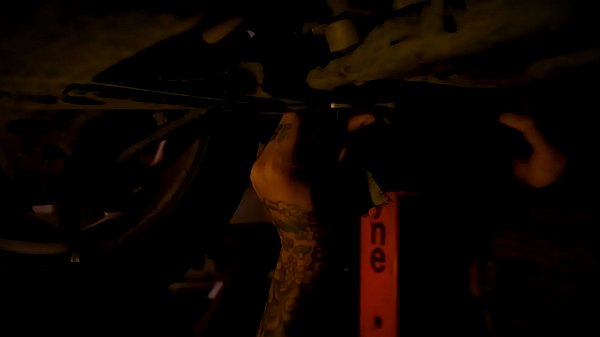 Esposa conta para o corno como foi transar_com o mecânico - Bárbara Inked& Johnny