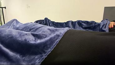 Cumming On Her Big Oiled Ass (handjob) thumbnail