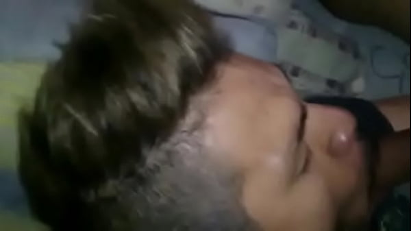 Play MP4 - Dando una rica mamada