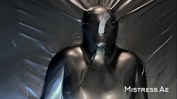 Nonton Mistressae And Shannon Huxley: The Vac Bed thumbnail