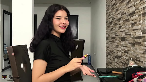 Llego a un_acuerdo_con mi hermanastro y le_doy una_gran mamada Cum_Boca PARTE 1