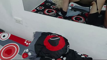 Travesti Muy Bien Maquillado, Con Lenceria Negra Y Pantys Rojos, Es Follado Por Una De Las Vergas Mas Grandes Y Gruesas Del Sitio Y Lo Hace Gritar Y Gemir De Placer Como Una Puta thumbnail