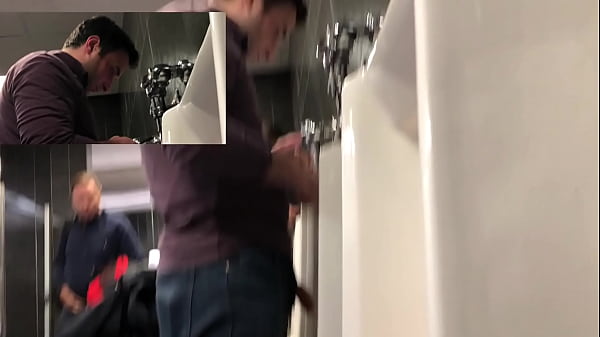 De Olho na Mala no Banheiro 