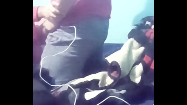 Amigos se depilan por apuesta 