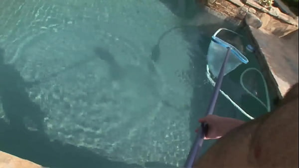 Nonton Poolboy Pov Blow thumbnail