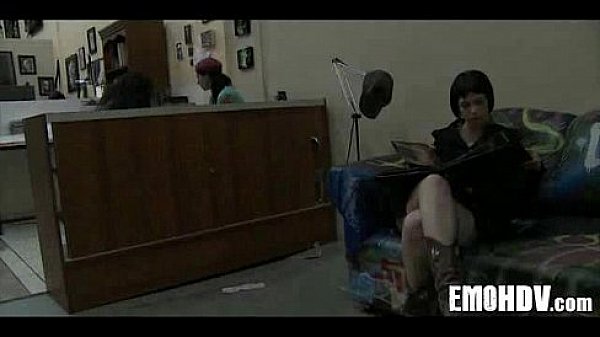 Nonton Emo Goth Slut 289 thumbnail