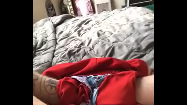 A lazy Saturday afternoon just pulling on my little cock