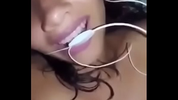 Chibola toc&aacute;ndose 