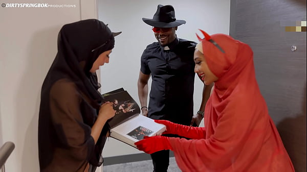 Play MP4 - Halloween Special&colon; Horny Hijabis from Hell