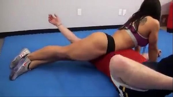 Play MP4 - Mixed wrestling with beautiful strong brunette