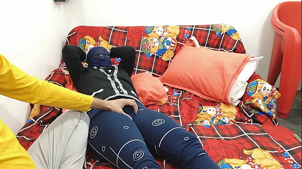 Bouncing my girlfriend tits up n down_armpit_licking_Desi young couples fucking