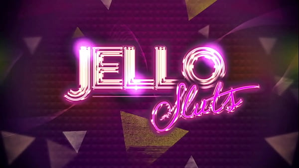 Nonton Romana Ryder And Tammie Lee Rub Their Naked Bodies Together In A Jam Bath thumbnail