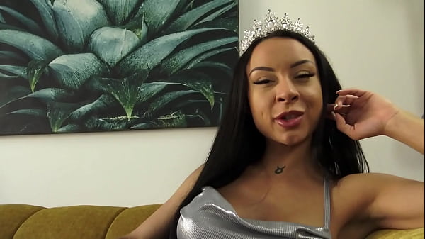 Pay for me, you pig! You pay-cunt! Pay-faggot! Pay for your perfect money princess. 