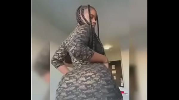 Beautiful babe shaking that bunda and looking pretty as hell 