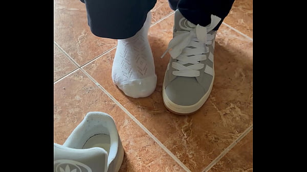 Je rentre &agrave; peine du boulot. J&rsquo;ai fais cette vid&eacute;o pour les mecs qui rent... 