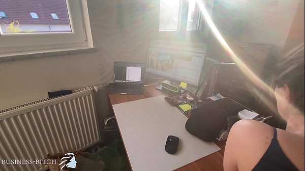 Play MP4 - employee caught by her boss cum fill up