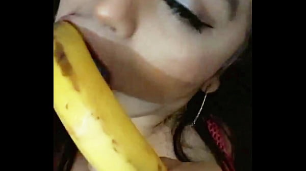 Latina Miss Madii BananablowjobTease