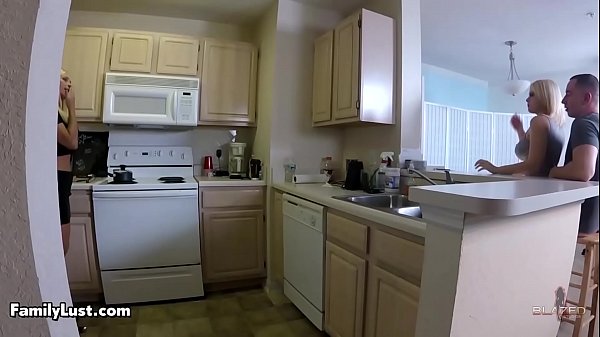 famlust-Teen blonde gets fucked_with a young man