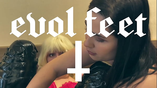 Nonton Captured Kink Barbie For The Pleasure Of Mistress Ravena thumbnail