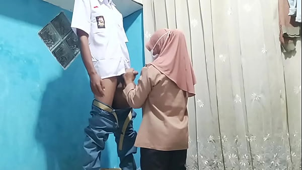 Play MP4 - Murid ngentot bu guru ketika pulang sekolah
