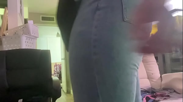 Girl Farts For Over 20 Seconds! 