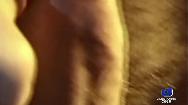 Angela et Chipy, dominatrices_sexy, partagent une_bite