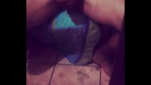 Play MP4 - Alguna mujer que se anime