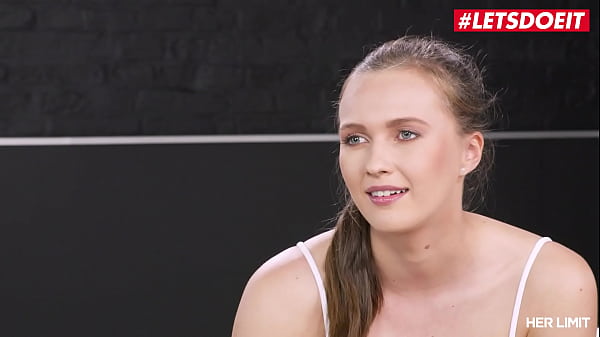 Play MP4 - HER LIMIT - &lpar;Stacy Cruz & Luca Ferrero&rpar; Delicious Czech Babe Gets Her Pussy Drilled Hard By A Big Italian Cock