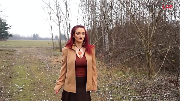 Play MP4 - outdoor cumshot in the park