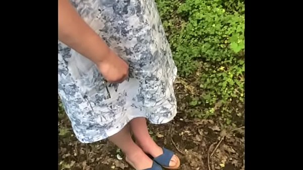 Play MP4 - Outdoors wanking in the woods with the wife
