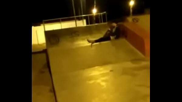 Skate punheta na pista 