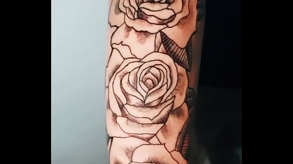 Olha o que eu fiz esses diasquem for do rj e quiser fazer tatuagem comigo chama na dm 