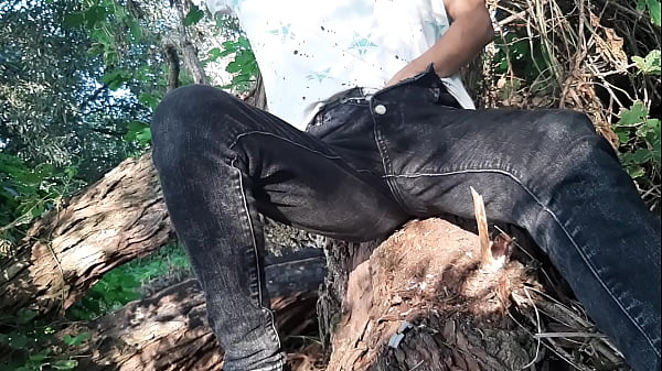 I masturbate in public and cum 