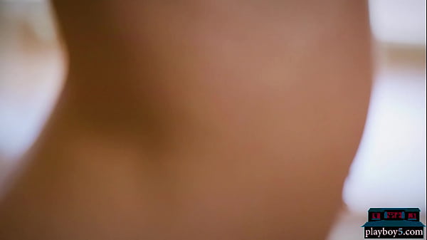 Play MP4 - Petite teen Jane Wilde shows off her hairy pussy and perfect ass for Playboy