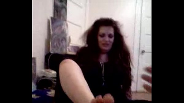 Play MP4 - Amateur Raven Gives Hot Footjob and Blowjob