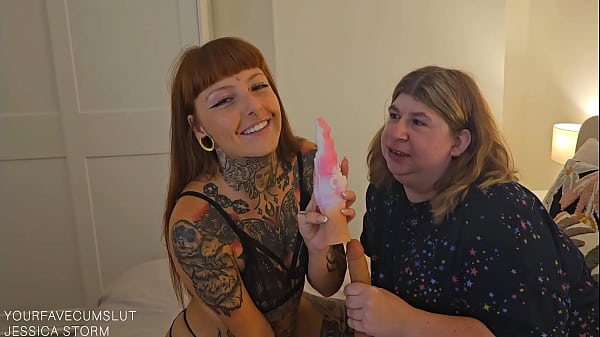 My older neighbour loses her lesbian virginity 