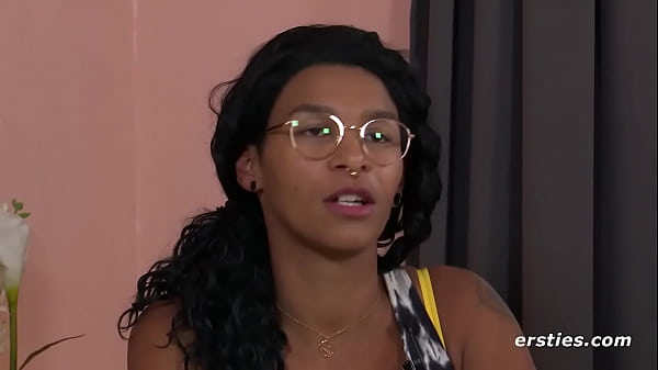 Tattooed Babe Plays With a Glass_Dildo