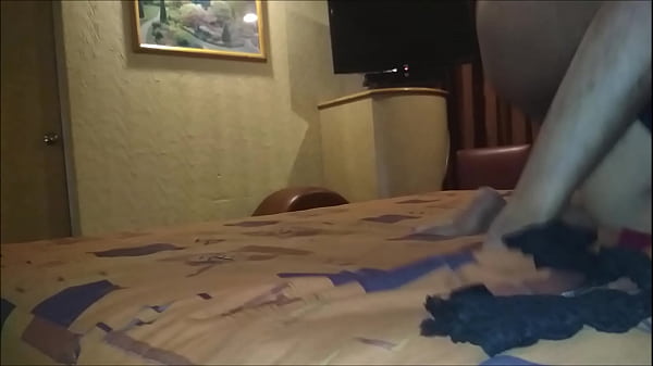 Play MP4 - Me encanta hacer un buen trabajo como hombre en la cama y que las damitas salgan satisfechas&comma; rompiendo calzoncitos Hotel cdmx