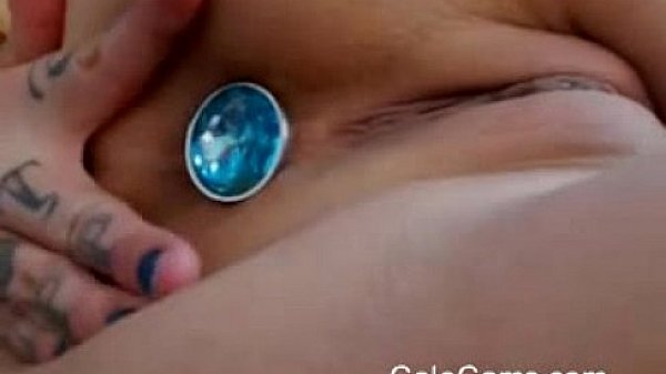 Morena gostosa tatuada peladinha na webcam (new) 