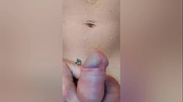 Super long piss all over myself 